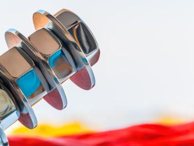 Photographie d'art de Nicolas Claris — Boulons — acier, argenté, bleu