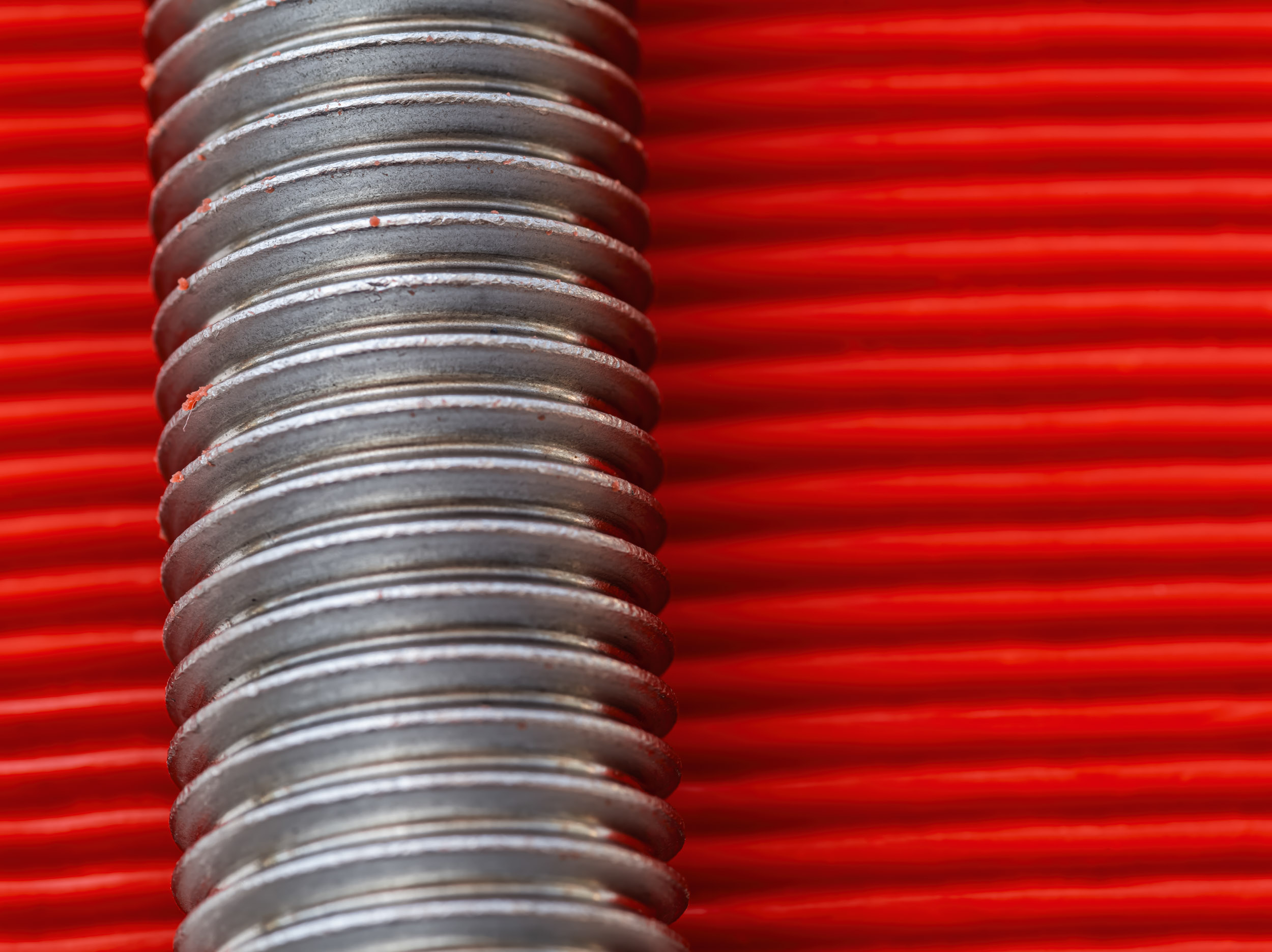 Photographie d'art de Nicolas Claris — Un Peu De Rouge Pourtant, Boulons