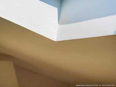 Photographie d'art de Nicolas Claris — Confinement — plafond, mur, architecture