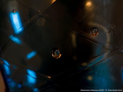 Photographie d'art de Nicolas Claris — Confinement — acier, bleu, noir