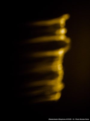 Photographie d'art de Nicolas Claris — Confinement — lumière, jaune, or