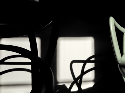 Photographie d'art de Nicolas Claris — Dimanche Matin — chaise, silhouette, ombre