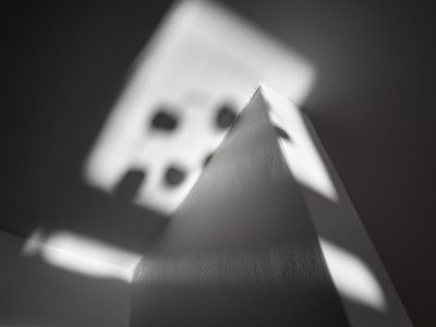 Photographie d'art de Nicolas Claris — Dimanche Matin — abstraction, angle, blanc