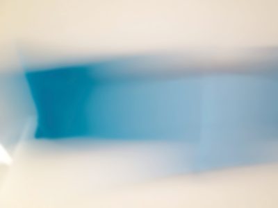 Photographie d'art de Nicolas Claris — Dimanche Matin — bleu, blanc, beige