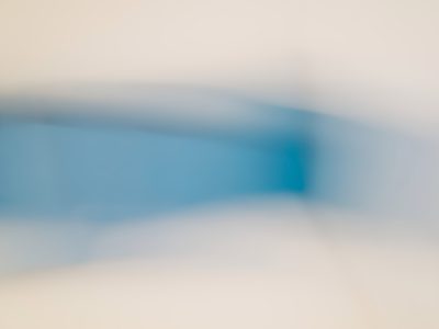 Photographie d'art de Nicolas Claris — Dimanche Matin — bleu, blanc, beige