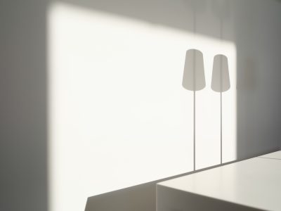Photographie d'art de Nicolas Claris — Dimanche Matin — abat-jour, abstraction, blanc