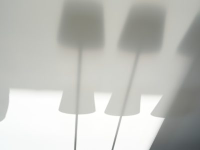 Photographie d'art de Nicolas Claris — Dimanche Matin — abat-jour, abstraction, blanc