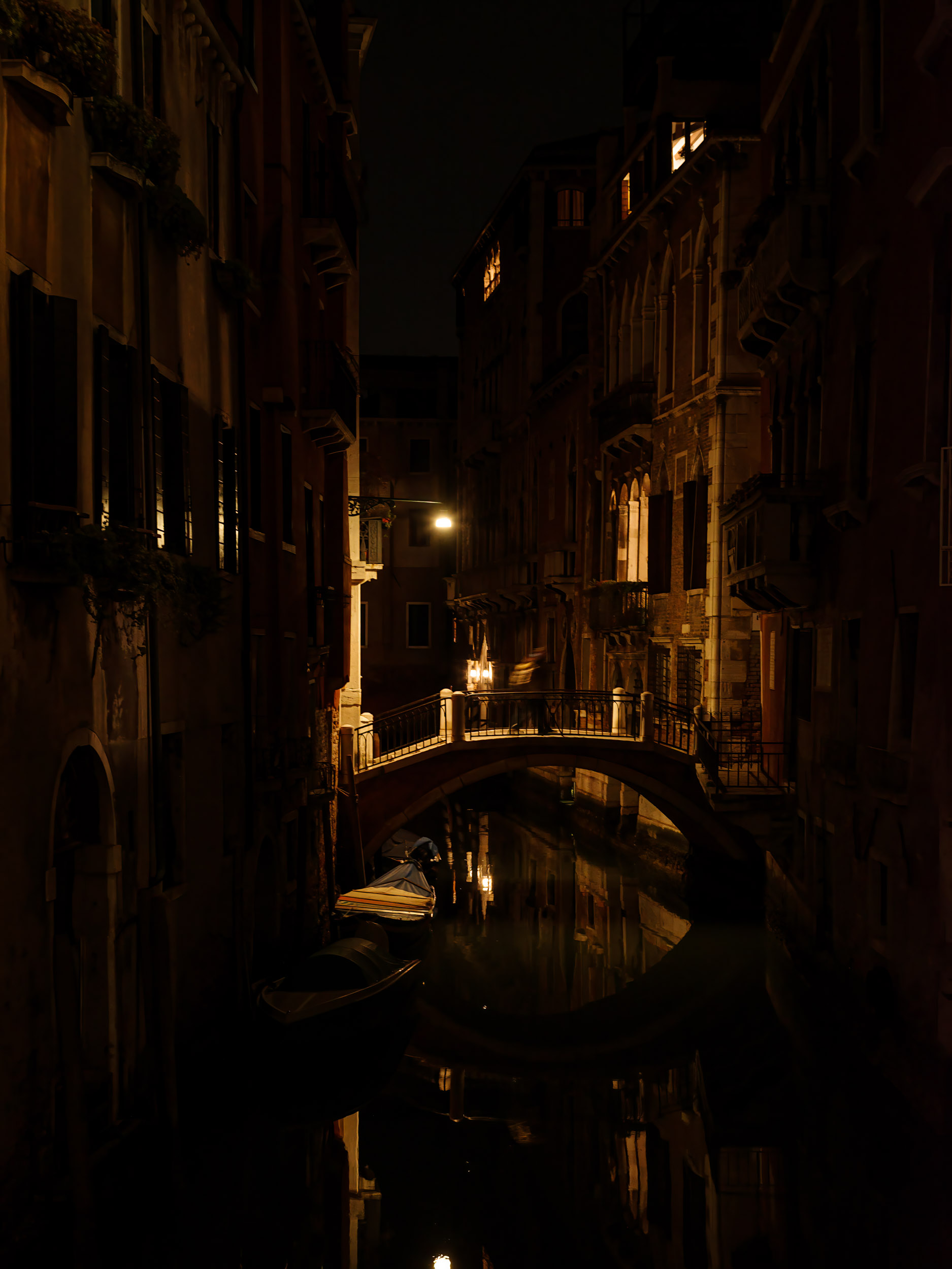 Photographie d'art de Nicolas Claris — Un Peu De Rouge Pourtant, Venise