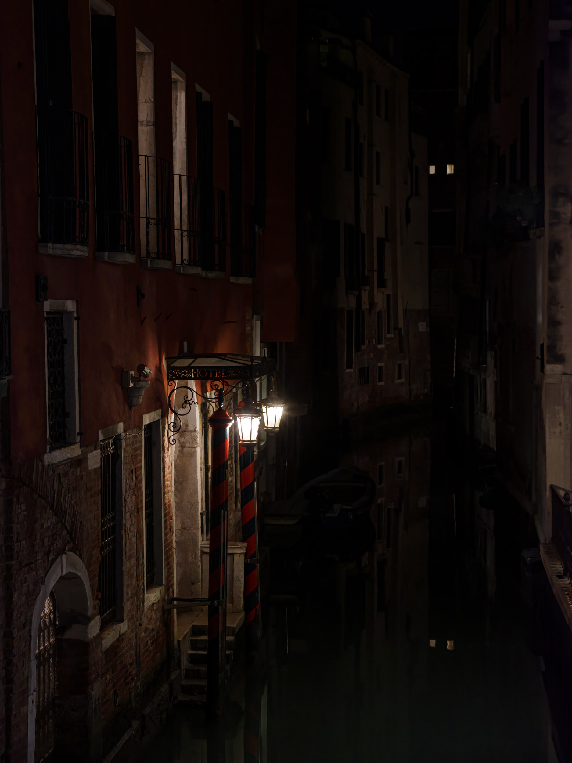 Photographie d'art de Nicolas Claris — Un Peu De Rouge Pourtant, Venise