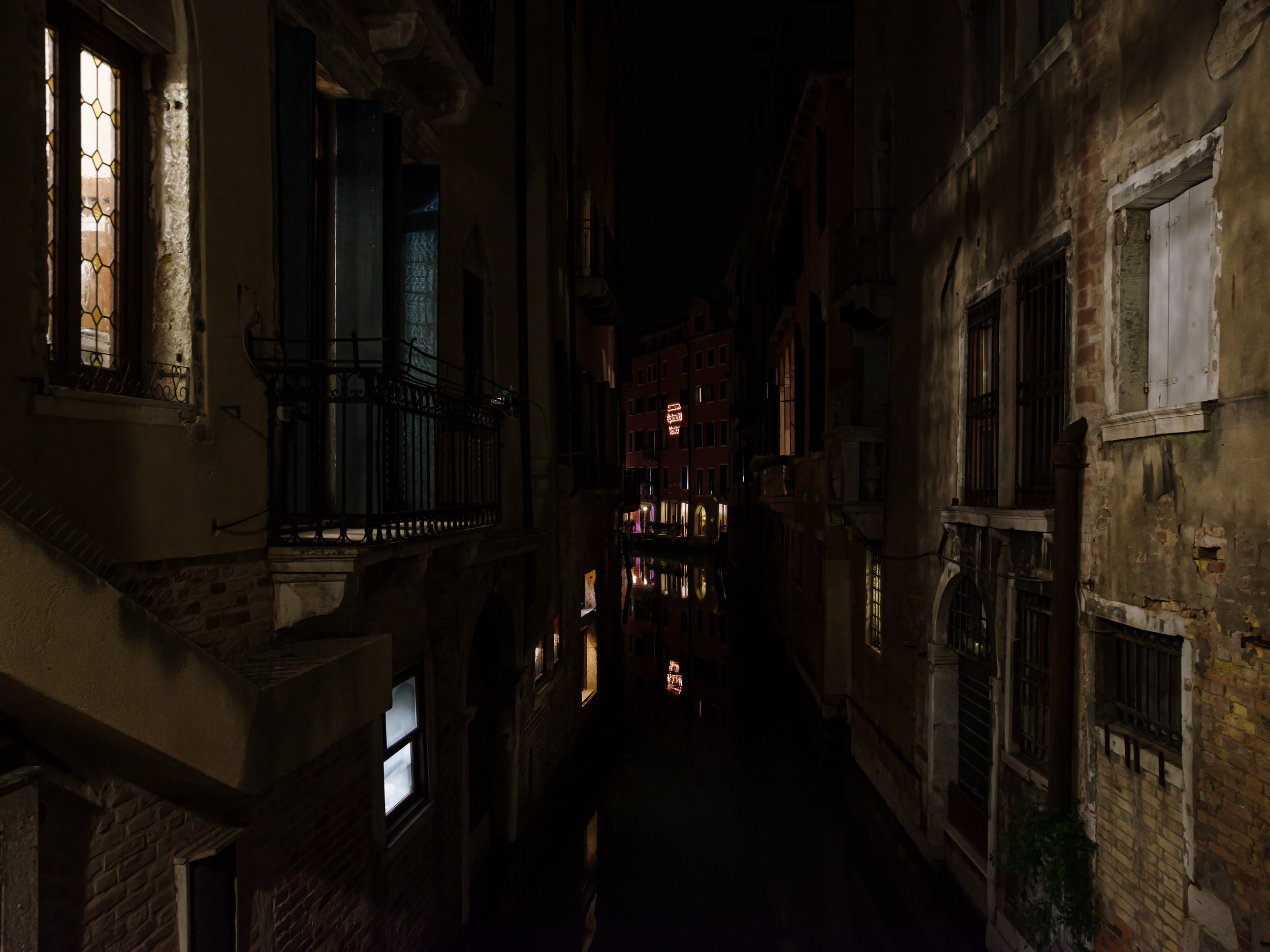 Photographie d'art de Nicolas Claris — Un Peu De Rouge Pourtant, Venise
