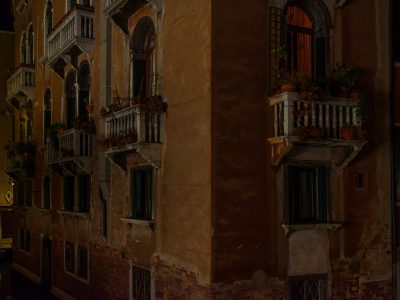 Photographie d'art de Nicolas Claris — Dolci Notti a Venezia — immeuble, balcon, fenêtre