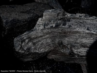 Photographie d'art de Nicolas Claris — Noirs — bois, brûlé, cendre