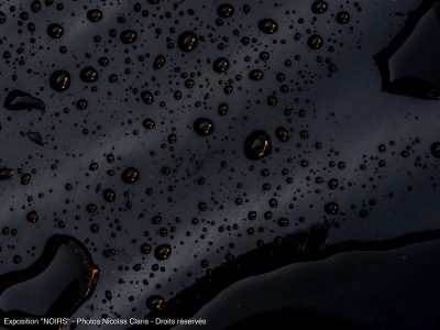 Photographie d'art de Nicolas Claris — Noirs — eau, goutte, gouttelettes