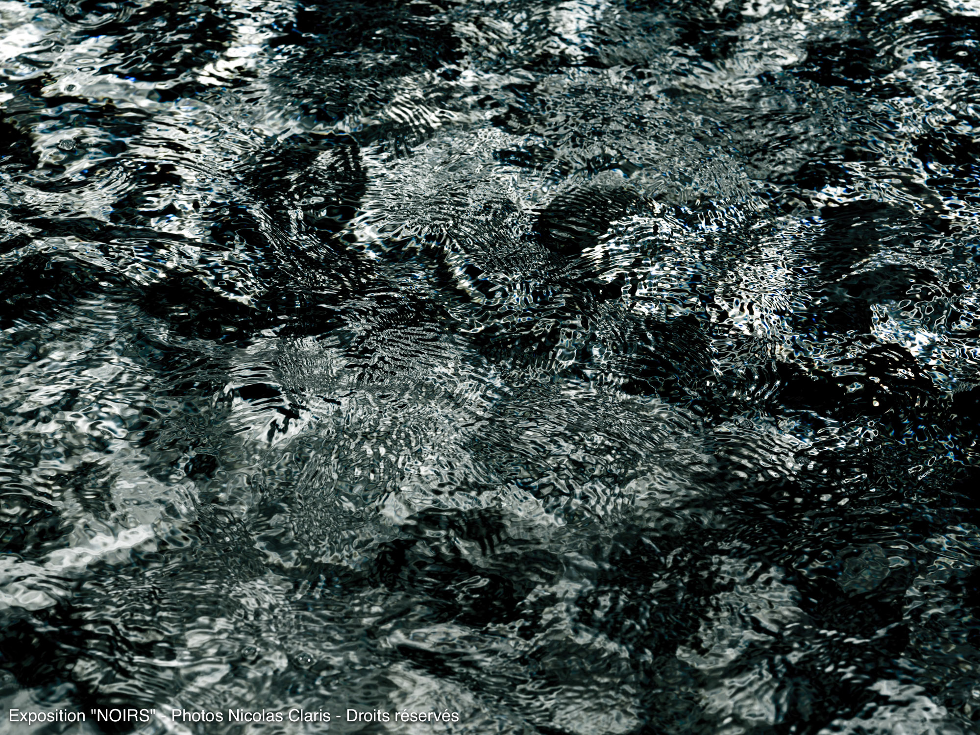 Photographie d'art de Nicolas Claris — Un Peu De Rouge Pourtant, Mer ncz9937