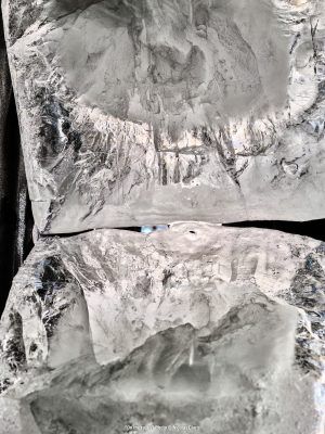 Photographie d'art de Nicolas Claris — On The Rocks — blanc, bloc, cristal