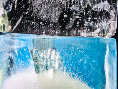 Photographie d'art de Nicolas Claris — On The Rocks — glace, glaçon, bleu