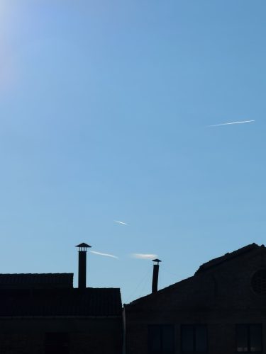 Photographie d'art de Nicolas Claris — Phoneries — ciel, bleu, cheminée
