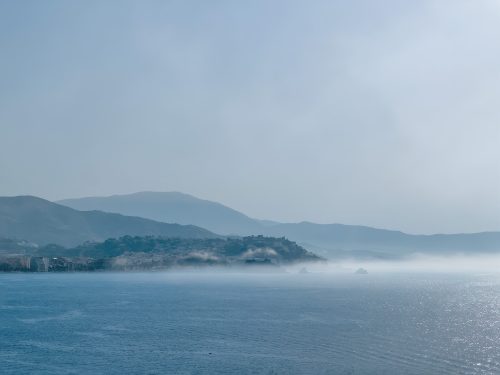 Photographie d'art de Nicolas Claris — Phoneries — bâtiment, bleu, brouillard