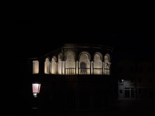Photographie d'art de Nicolas Claris — Phoneries — basilique, nuit, arcades